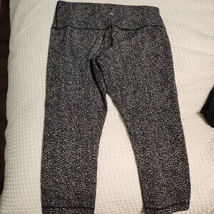 Lululemon size 12 Crops